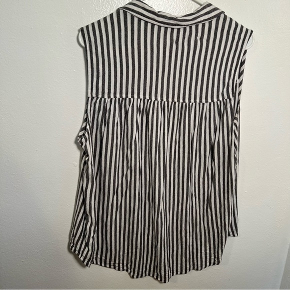 Time and Tru Popover Tank Top White Gray Stripe - Picture 8 of 12
